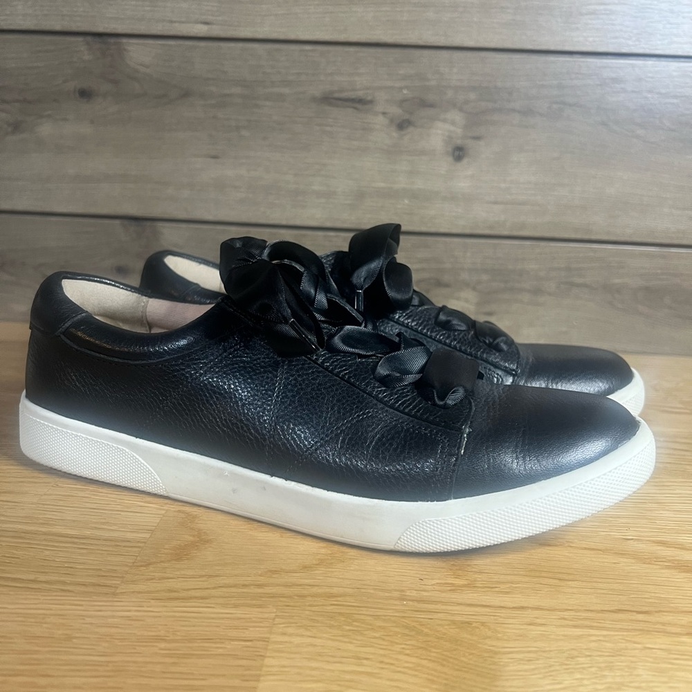 Vionic Women’s Chantelle Lace Up Shoes with Arch